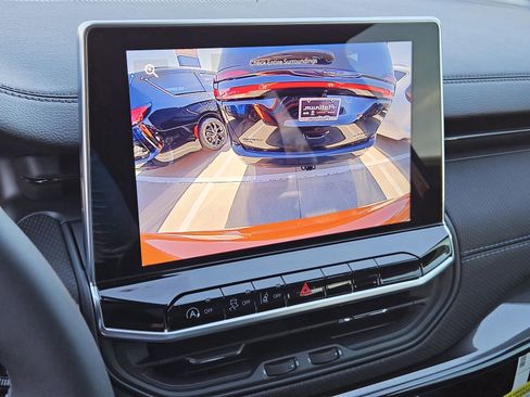 New 2026 Jeep Compass Latitude image 19