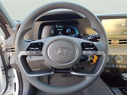 New 2026 Hyundai Elantra SE FWD image 14