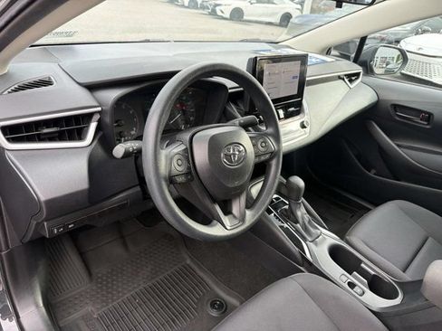 Used 2025 Toyota Corolla LE FWD image 11
