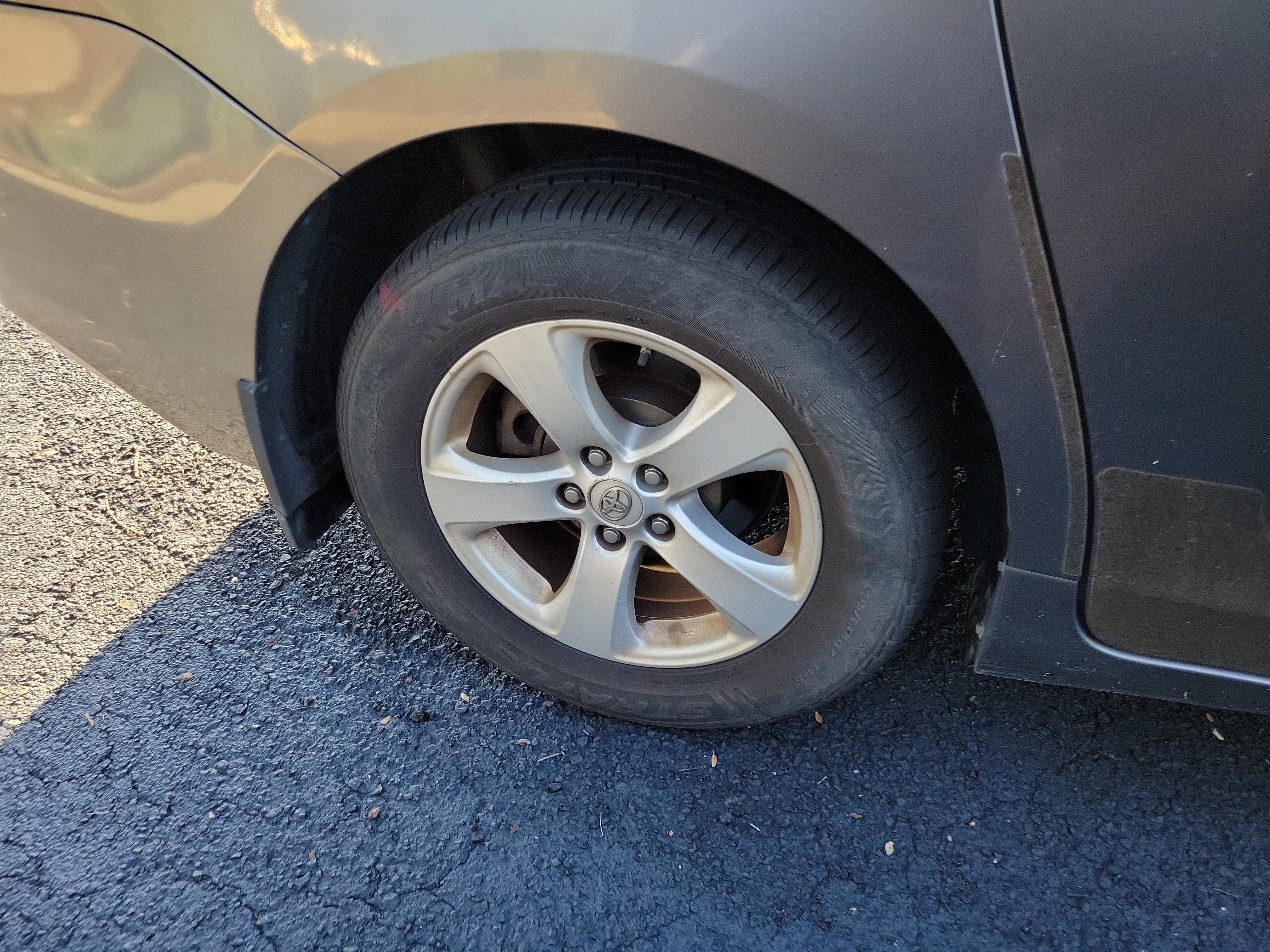 Used 2015 Toyota Sienna L FWD image 12