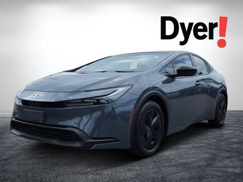 Used 2025 Toyota Prius LE FWD image 8