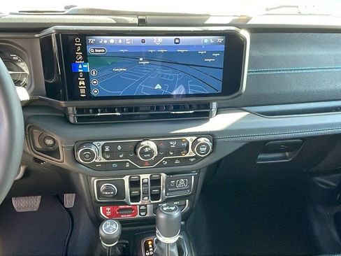 Used 2024 Jeep Wrangler Unlimited Rubicon 4xe image 18