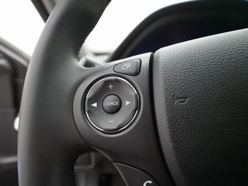 Used 2014 Honda Crosstour EX-L image 17