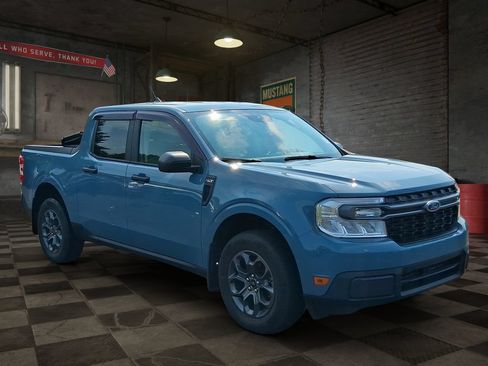 Used 2022 Ford Maverick XLT FWD image 2