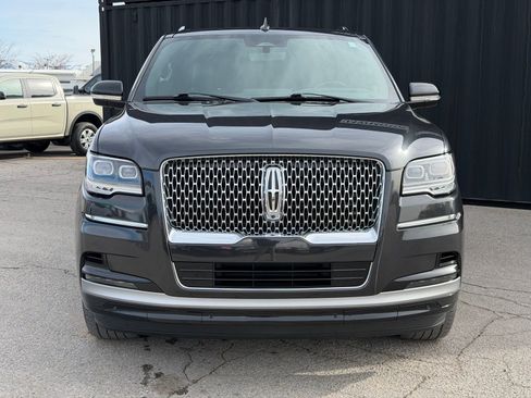 Used 2023 Lincoln Navigator Reserve AWD/4WD image 2