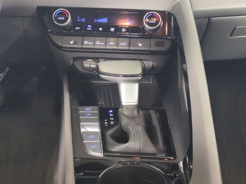 Used 2023 Hyundai Elantra SEL w/ Convenience Package FWD image 19