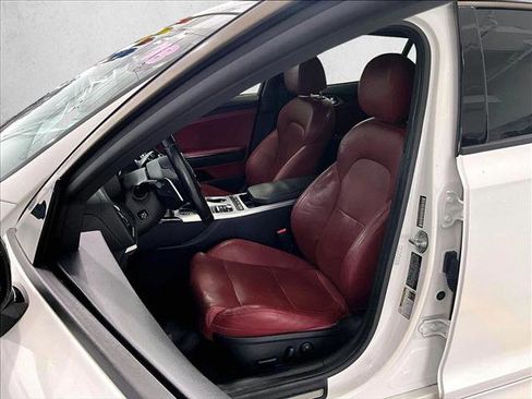 Used 2018 Kia Stinger GT1 RWD image 27
