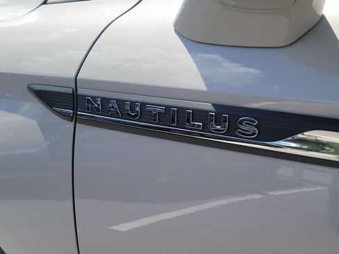Used 2021 Lincoln Nautilus Reserve FWD image 6