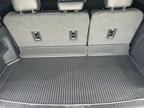 New 2026 Chevrolet Traverse High Country FWD image 18