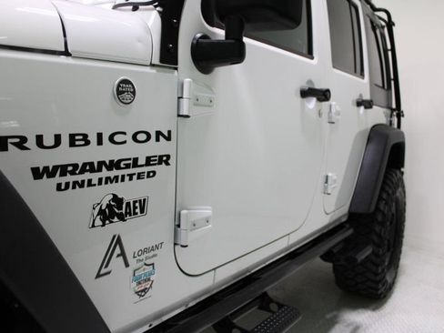 Used 2015 Jeep Wrangler Unlimited Rubicon w/ Connectivity Group AWD/4WD image 18