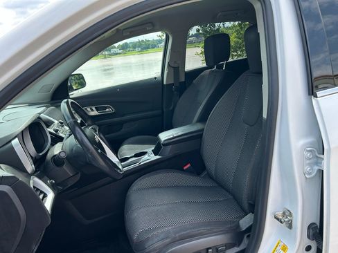Used 2017 Chevrolet Equinox LT w/ Convenience Package AWD/4WD image 7