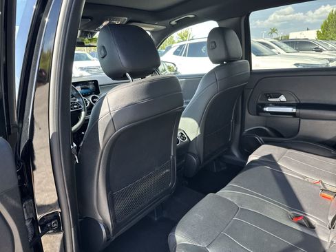 Used 2021 Mercedes-Benz GLB 250 image 17