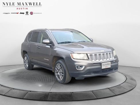 Used 2014 Jeep Compass Latitude image 2