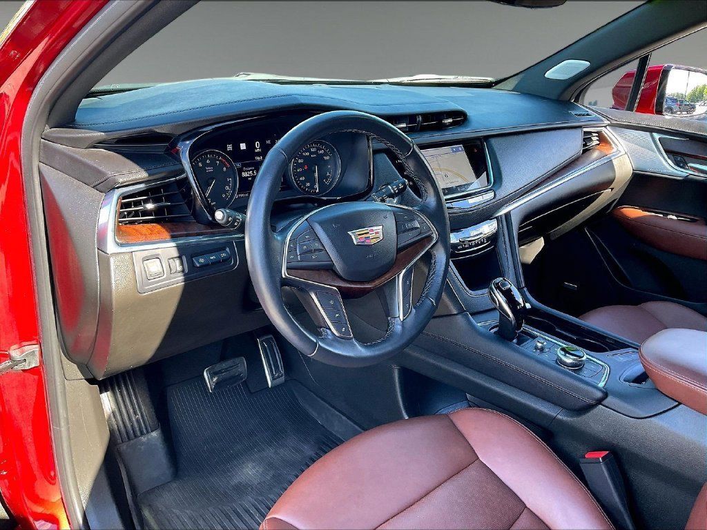 Used 2024 Cadillac XT5 Sportv w/ Technology Package AWD/4WD image 8
