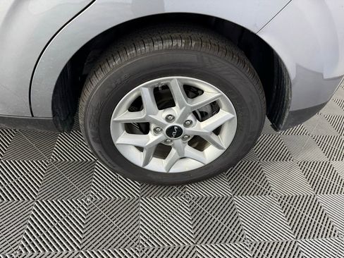 Used 2025 Kia Soul LX w/ LX Technology Package FWD image 8