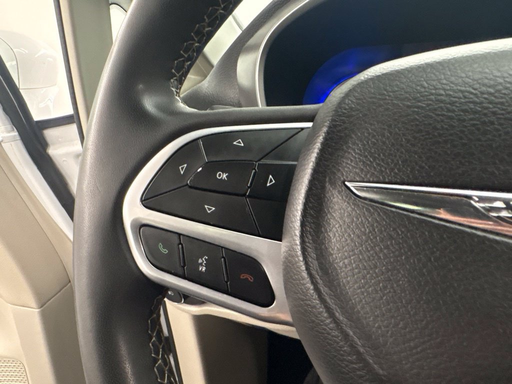 Used 2022 Chrysler Pacifica Touring-L FWD image 20