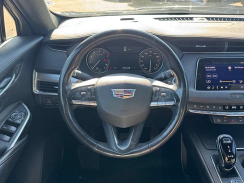 Used 2021 Cadillac XT4 Premium Luxury w/ Cold Weather Package AWD/4WD image 11