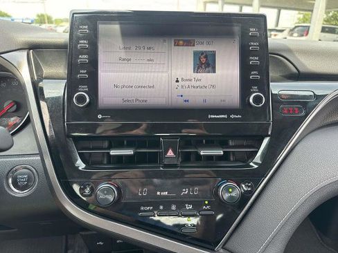 Used 2022 Toyota Camry XSE FWD image 23