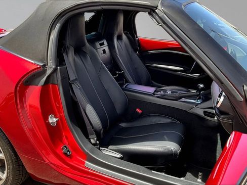 Used 2023 MAZDA MX-5 Miata Grand Touring w/ Weather Package RWD image 24