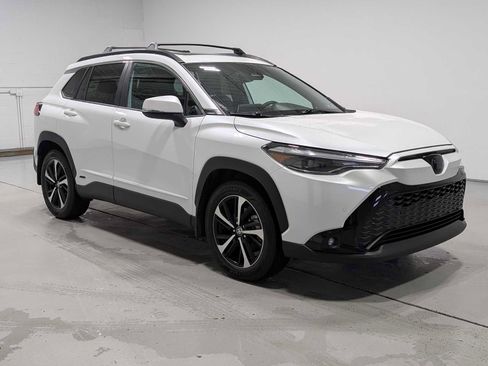 Used 2024 Toyota Corolla Cross XSE image 6