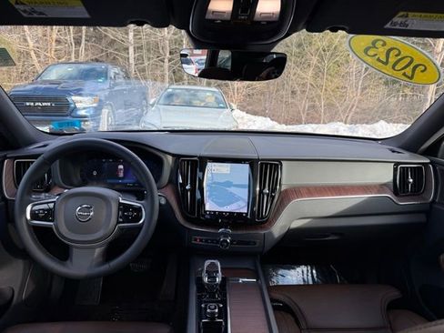 Certified 2023 Volvo XC60 B5 Ultimate w/ Climate Package image 24