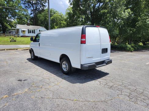Used 2020 Chevrolet Express 3500 Extended w/ Driver Convenience Package RWD image 15