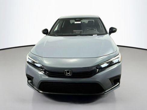 Used 2022 Honda Civic Sport image 2