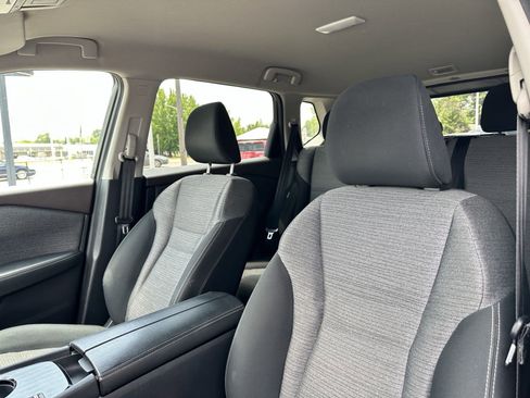 Used 2021 Nissan Rogue SV image 7