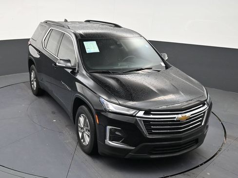 Used 2023 Chevrolet Traverse LT FWD image 18