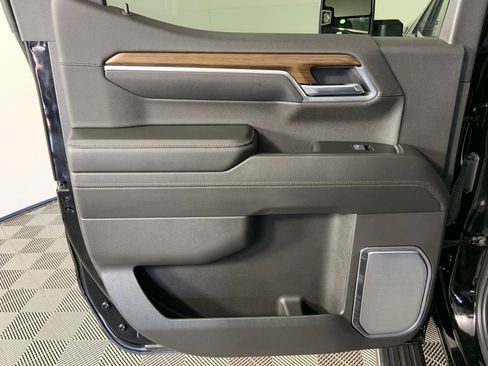 Used 2025 Chevrolet Silverado 1500 High Country w/ High Country Premium Package image 27