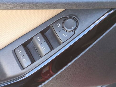 Used 2025 Chevrolet Equinox ACTIV w/ Safety and Technology Package image 23