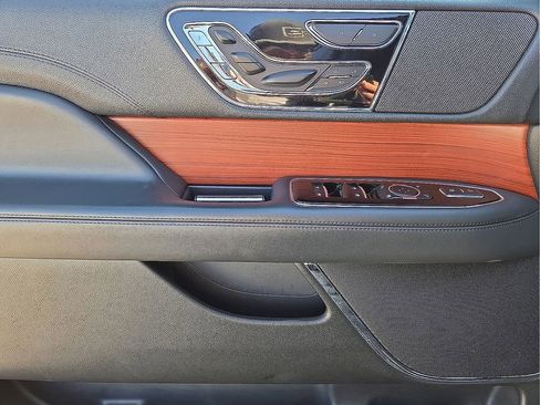 Used 2024 Lincoln Navigator Reserve image 20