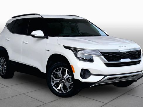 Used 2023 Kia Seltos EX AWD/4WD image 3