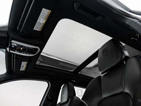 Used 2017 Porsche Cayenne S image 34