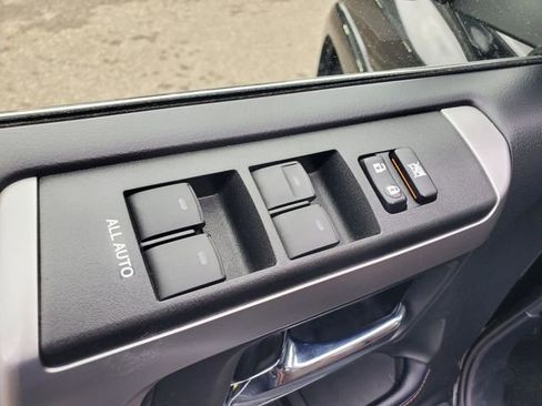 Used 2022 Toyota 4Runner Limited AWD/4WD image 10