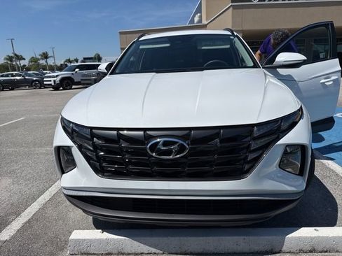 Certified 2024 Hyundai Tucson SEL w/ Convenience Package FWD image 2