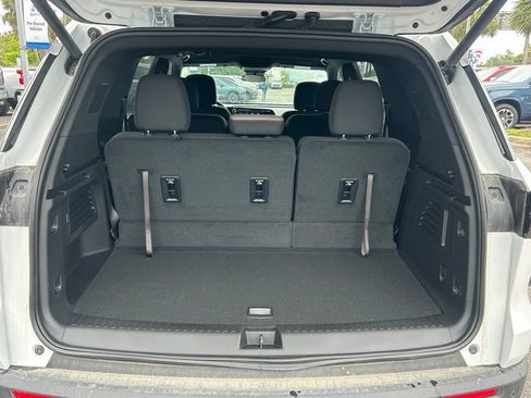 New 2025 Chevrolet Traverse LT w/ Driver Confidence Package AWD/4WD image 11