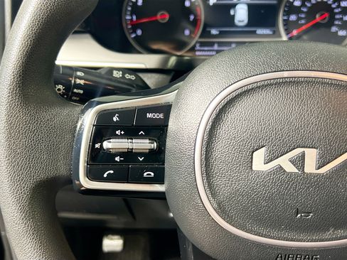 Used 2023 Kia Sorento LX FWD image 18
