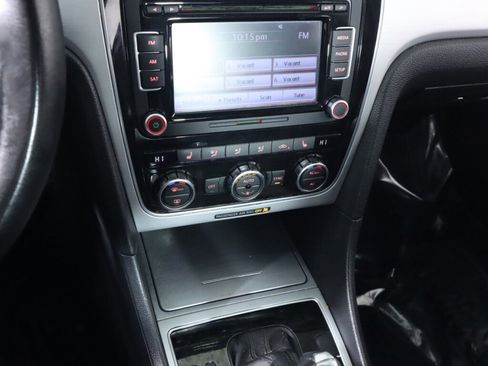 Used 2012 Volkswagen Passat 2.5 SE image 15
