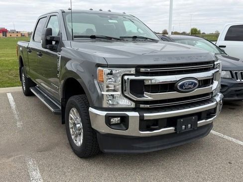 Used 2022 Ford F250 XLT w/ XLT Value Package AWD/4WD image 3