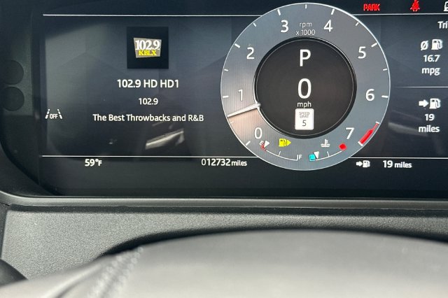 Used 2025 Land Rover Range Rover Velar Dynamic SE AWD/4WD image 31