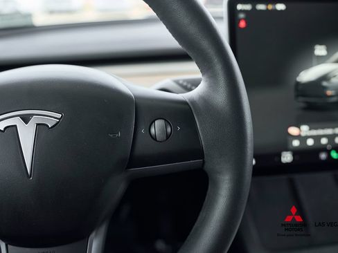 Used 2023 Tesla Model Y Long Range AWD/4WD image 19