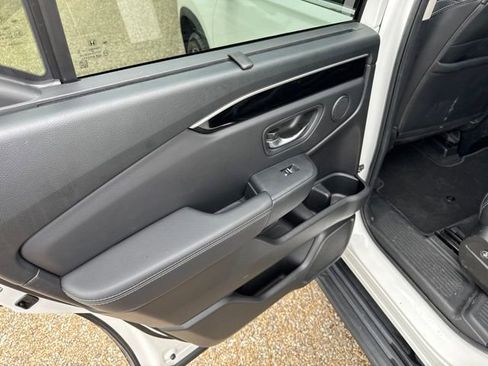 Used 2023 Honda Pilot Touring image 14