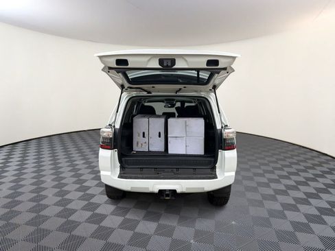 Used 2021 Toyota 4Runner SR5 AWD/4WD image 9
