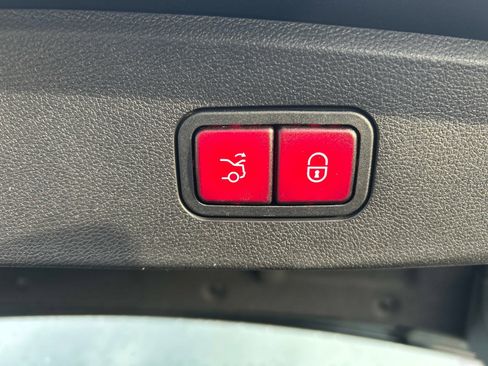 Used 2010 Mercedes-Benz E 350 4MATIC Sedan image 13