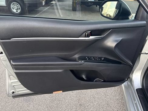 Used 2018 Toyota Camry SE w/ Audio Package FWD image 14