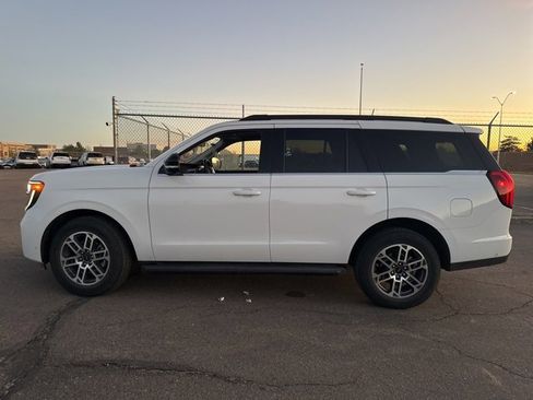Used 2025 Ford Expedition Active image 4
