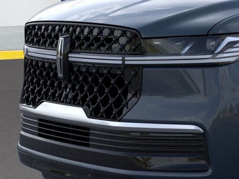 New 2025 Lincoln Navigator L Reserve w/ Jet Appearance Package image 33