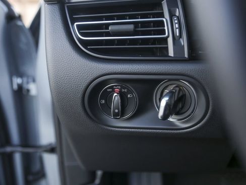 New 2026 Porsche Macan image 21