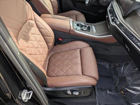 Used 2024 BMW X5 xDrive40i w/ Premium Package image 22